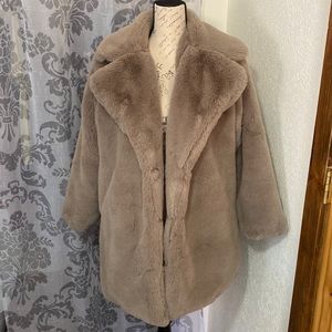 Gibson & Latimer Oversized Fuax Fur Coat